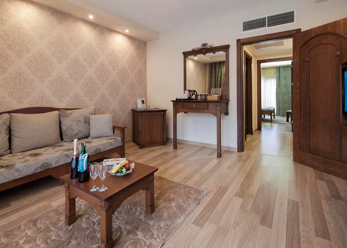 Club Turan World Select Hotel 5*