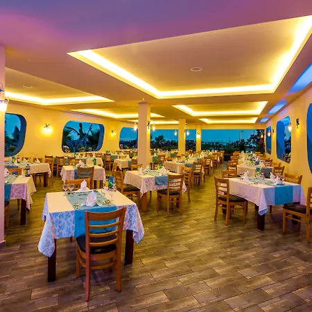 Club Turan World Select Hotell